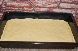 Воздушный пирог с начинкой яблоками - шаг 8