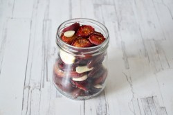 Вяленые сливы с чесноком - шаг 7 Вяленые сливы с чесноком - шаг 7