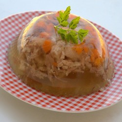 Холодец из куриных грудок с морковью и желатином