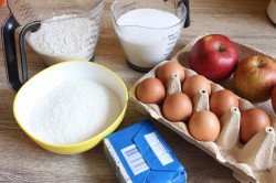 Яблочно кокосовoе пирожное - шаг 1 Яблочно кокосовoе пирожное - шаг 1