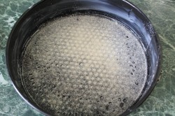 Яблочный пирог со сметаной в духовке с изюмом - шаг 8 Яблочный пирог со сметаной в духовке с изюмом - шаг 8