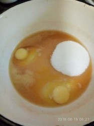 Яблочный пирог с медом - шаг 3 Яблочный пирог с медом - шаг 3