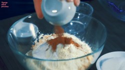 Яблочный пирог с мёдом на овсяном тесте - шаг 3 Яблочный пирог с мёдом на овсяном тесте - шаг 3