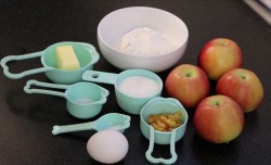 Яблочный пирог Шарлотт с изюмом - шаг 1 Яблочный пирог Шарлотт с изюмом - шаг 1