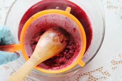 Ягодное желе с желатином из замороженных ягод - шаг 5