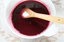 Ягодное желе с желатином из замороженных ягод - шаг 7