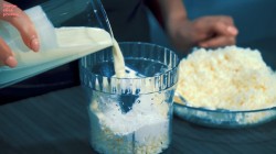 Яркий творожный торт из печенья без выпечки - шаг 11