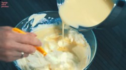 Яркий творожный торт из печенья без выпечки - шаг 15