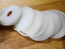 Закуска из помидоров в остром медовом маринаде - шаг 3