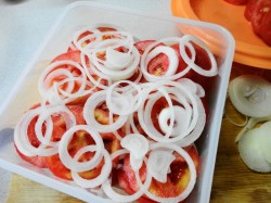 Закуска из помидоров в остром медовом маринаде - шаг 4