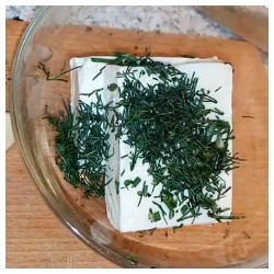 Закусочные бутерброды с помидорами и сыром - шаг 2