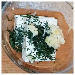 Закусочные бутерброды с помидорами и сыром - шаг 3