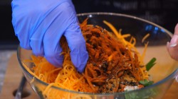 Закусочные огурчики с аппетитной начинкой - шаг 8