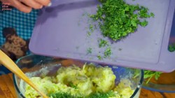 Закусочный торт из кабачков с помидорами и зеленью - шаг 11