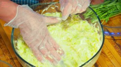 Закусочный торт из кабачков с помидорами и зеленью - шаг 4