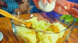 Закусочный торт из кабачков с помидорами и зеленью - шаг 7