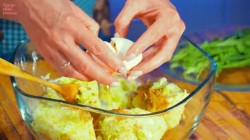 Закусочный торт из кабачков с помидорами и зеленью - шаг 8