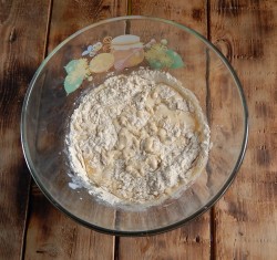 Заливное тесто для пирога на кефире без дрожжей - шаг 4 Заливное тесто для пирога на кефире без дрожжей - шаг 4