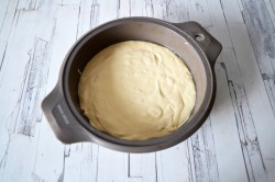 Заливной пирог с вишней и сметаной в духовке - шаг 9 Заливной пирог с вишней и сметаной в духовке - шаг 9