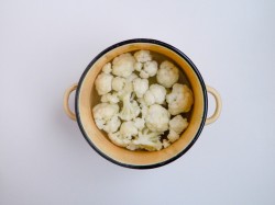 Заливной пирог с цветной капустой - шаг 2