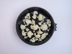 Заливной пирог с цветной капустой - шаг 7