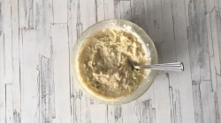 Заливной пирог с капустой на майонезе - шаг 8