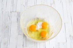 Заливной пирог с курицей и картошкой - шаг 2