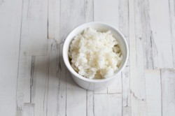 Заливной пирог с рисом и рыбными консервами - шаг 6