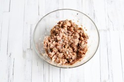 Заливной пирог с рыбной консервой на кефире - шаг 6