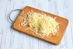 Заливной пирог с рыбной консервой на кефире - шаг 7