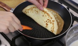 Запеченные блины с творогом и изюмом - шаг 5 Запеченные блины с творогом и изюмом - шаг 5