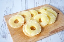 Куриные отбивные с ананасом и сыром - шаг 5 Куриные отбивные с ананасом и сыром - шаг 5