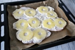 Куриные отбивные с ананасом и сыром - шаг 8 Куриные отбивные с ананасом и сыром - шаг 8