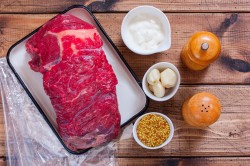 Запечённая говядина в рукаве в духовке - шаг 1 Запечённая говядина в рукаве в духовке - шаг 1