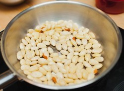 Запеканка из пшенки с соусом из смородины - шаг 2 Запеканка из пшенки с соусом из смородины - шаг 2