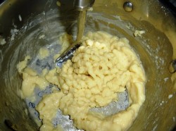 Заварное тесто для пирожных - шаг 6 Заварное тесто для пирожных - шаг 6