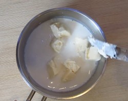 Заварное тесто для профитролей - шаг 1 Заварное тесто для профитролей - шаг 1