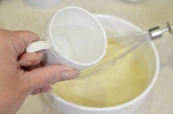 Заварные блины с дырочками на кипятке и молоке - шаг 4 Заварные блины с дырочками на кипятке и молоке - шаг 4