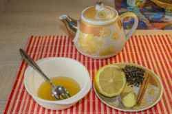 Зеленый чай с имбирем лимоном и медом - шаг 1 Зеленый чай с имбирем лимоном и медом - шаг 1