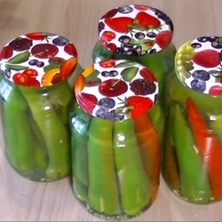 Зеленый горький перец в маринаде на зиму
