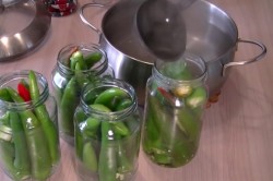 Зеленый горький перец в маринаде на зиму - шаг 4 Зеленый горький перец в маринаде на зиму - шаг 4