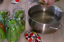 Зеленый горький перец в маринаде на зиму - шаг 6 Зеленый горький перец в маринаде на зиму - шаг 6