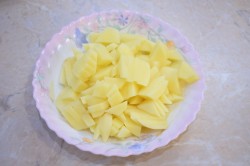 Зелёный борщ со щавелем и яйцом - шаг 3 Зелёный борщ со щавелем и яйцом - шаг 3