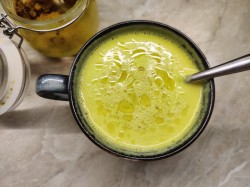 Золотое молоко из куркумы - шаг 5 Золотое молоко из куркумы - шаг 5