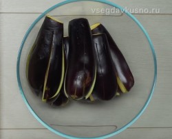 Баклажаны по-корейски с чесноком в соевом соусе - шаг 1