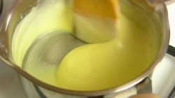 Бисквитный торт Одуванчик со сливочным кремом - шаг 14