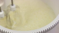 Бисквитный торт Одуванчик со сливочным кремом - шаг 16