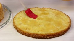 Бисквитный торт Одуванчик со сливочным кремом - шаг 24