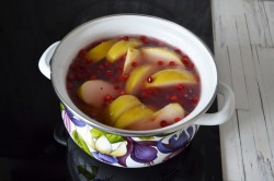 Бруснично-яблочный кисель - шаг 6 Бруснично-яблочный кисель - шаг 6