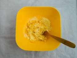 Булочки из кукурузной муки - шаг 3 Булочки из кукурузной муки - шаг 3